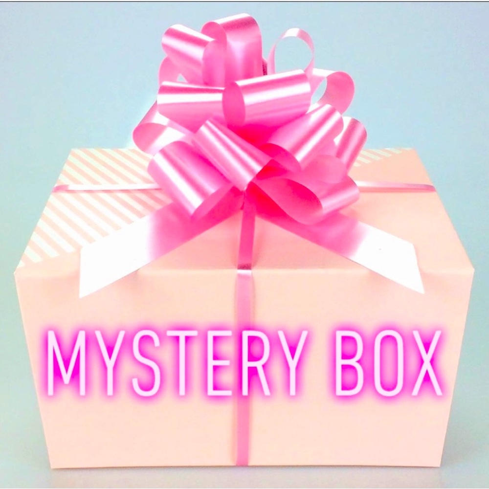 Mystery bundle box #6 women’s size large